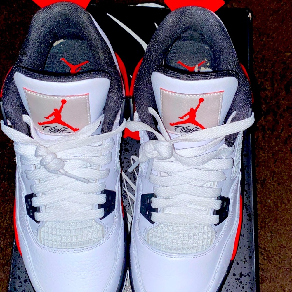 Jordan 4 Flight red cement